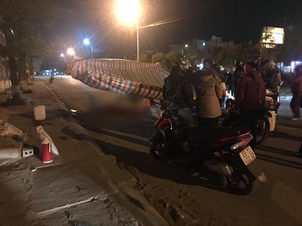 Vụ cô gái bị nam thanh niên sát hại dã man ở Hà Nội: Người thân khóc ngất giữa đêm đông giá tại hiện trường-5