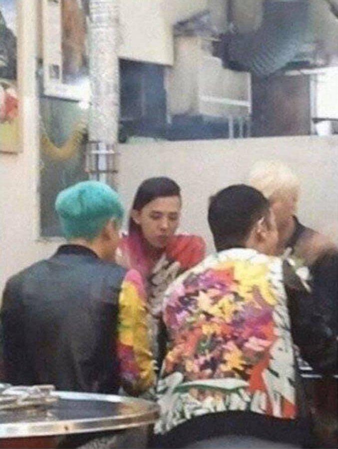 Dàn sao Hàn hạng A trông thế nào khi bị bắt gặp tại quán ăn bình dân?-3