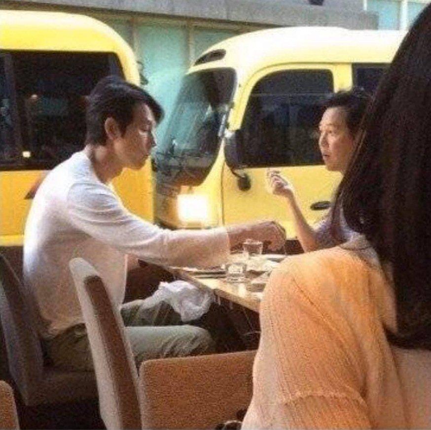 Dàn sao Hàn hạng A trông thế nào khi bị bắt gặp tại quán ăn bình dân?-2