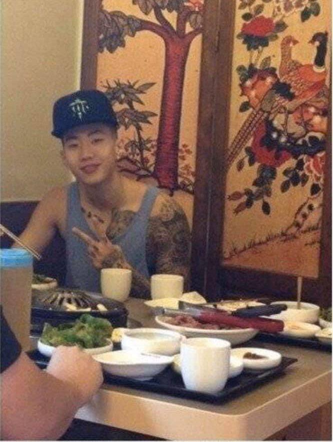 Dàn sao Hàn hạng A trông thế nào khi bị bắt gặp tại quán ăn bình dân?-4