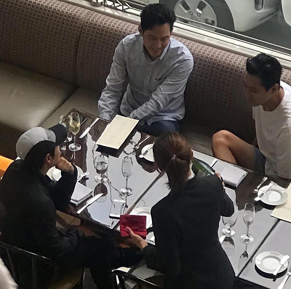 Dàn sao Hàn hạng A trông thế nào khi bị bắt gặp tại quán ăn bình dân?-10