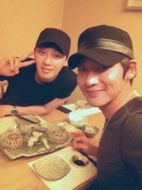 Dàn sao Hàn hạng A trông thế nào khi bị bắt gặp tại quán ăn bình dân?-5