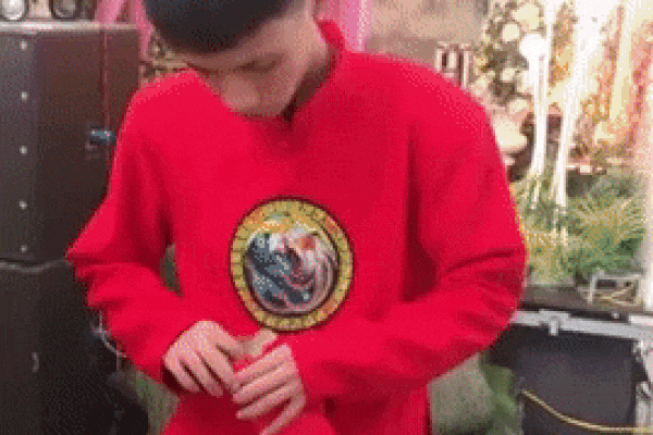 Xôn xao clip nhận thù lao bê tráp 30 nghìn, chàng trai nổi giận ném trả gia chủ-1