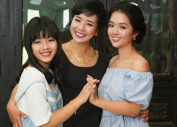 Con gái xinh xắn nghệ sĩ Chiều Xuân lộ mặt mộc, khác xa ảnh sống ảo trên phây-1