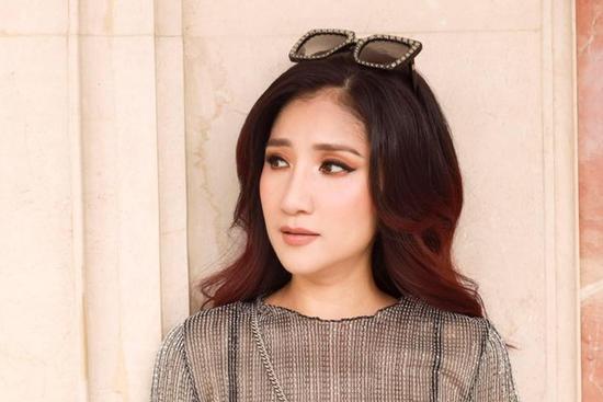 Cát Tường: 'Đi hát ở những nơi như thế, tôi thấy cuộc đời mình bèo bọt quá'