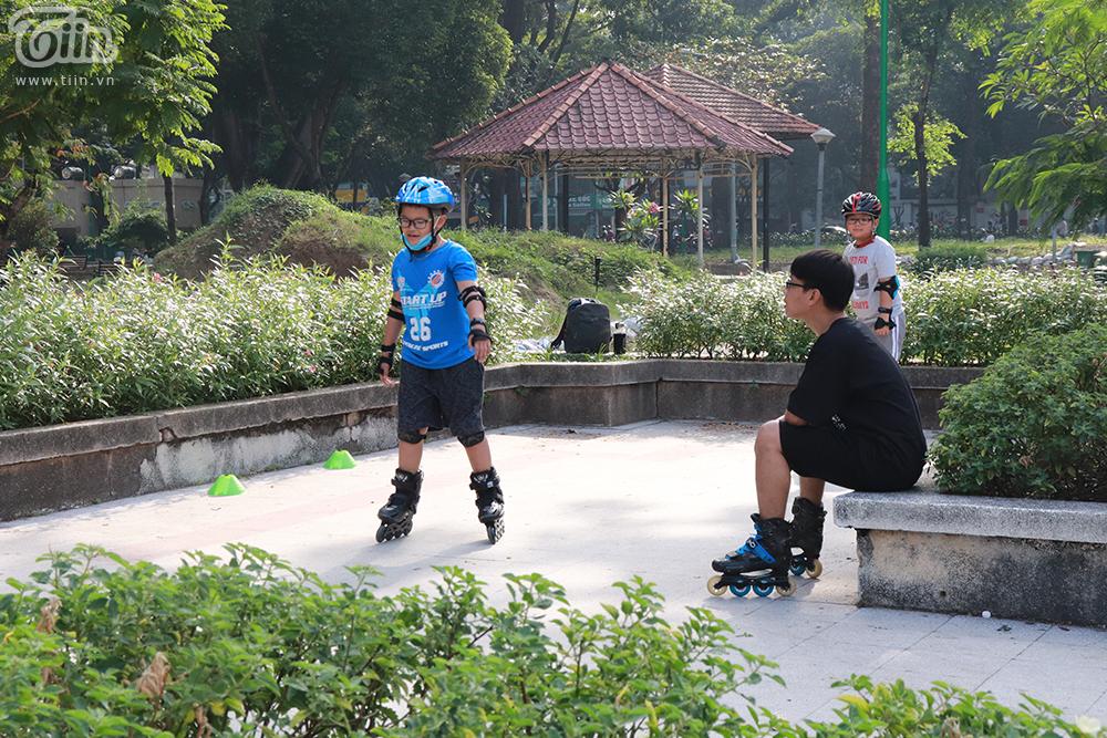 Sài Gòn se lạnh, nhiều người dân thích thú xuống đường vào buổi sớm-6