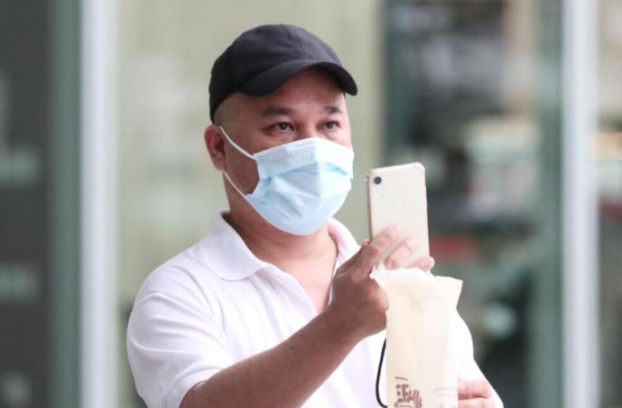 Gã tài xế nhốt bé gái 3 tuổi trong xe một mình, lý do khiến dân tình phẫn nộ-1