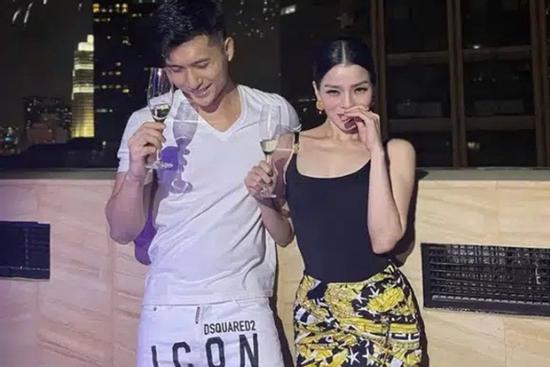 Lệ Quyên giờ đã thoải mái thể hiện sự chiều chuộng với 'tình trẻ tin đồn'