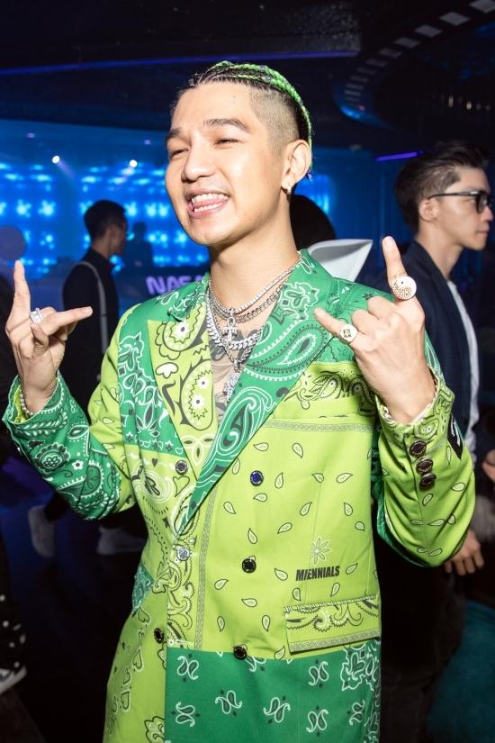 Vũ Ngọc Anh mặc đồ xuyên thấu như nội y trong tiệc sinh nhật Cường Seven-3