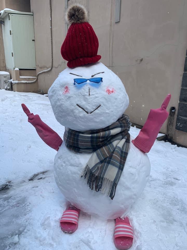 Tuyết rơi dày là lúc những nhà điêu khắc ra đời-2