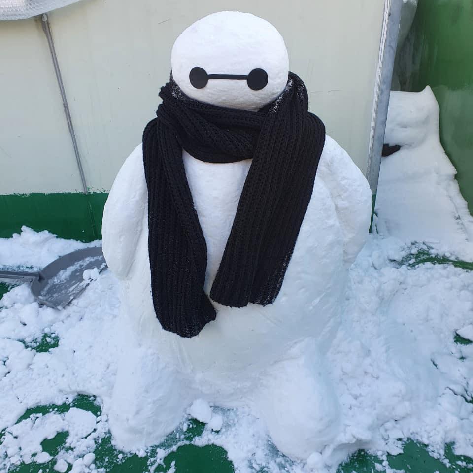 Tuyết rơi dày là lúc những nhà điêu khắc ra đời-3