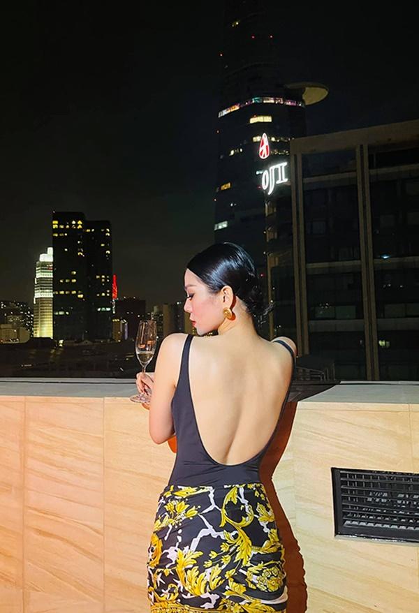 Nhan sắc dậy thì lần hai của Lệ Quyên-2