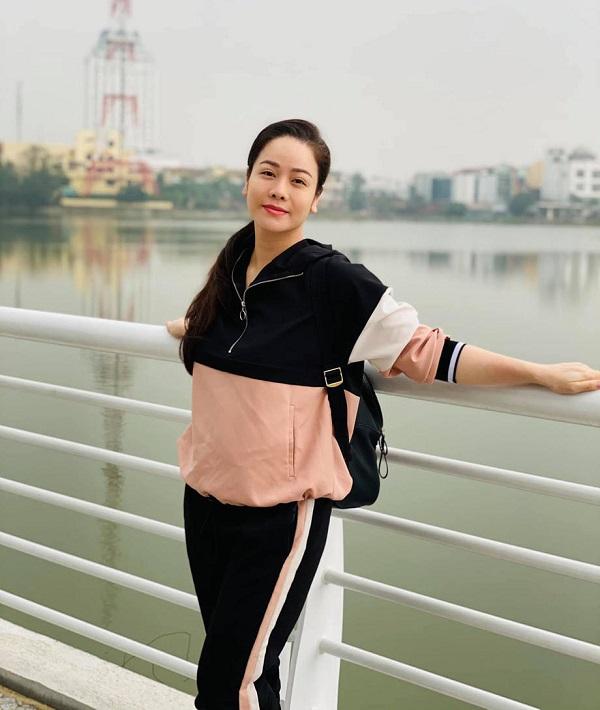 Nhật Kim Anh thơ thẩn: 