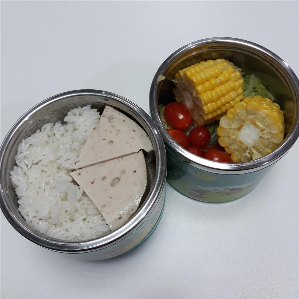 Con gái rượu khoe cơm hộp bố chuẩn bị khiến dân tình ghen tỵ không thôi-3