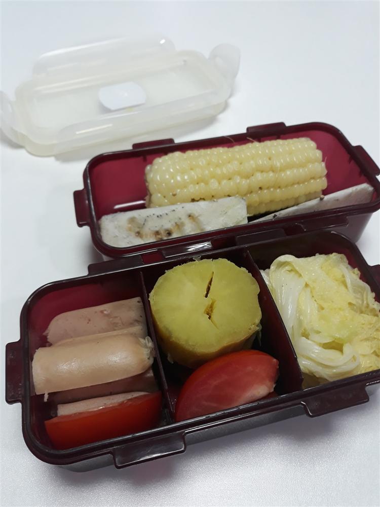 Con gái rượu khoe cơm hộp bố chuẩn bị khiến dân tình ghen tỵ không thôi-8