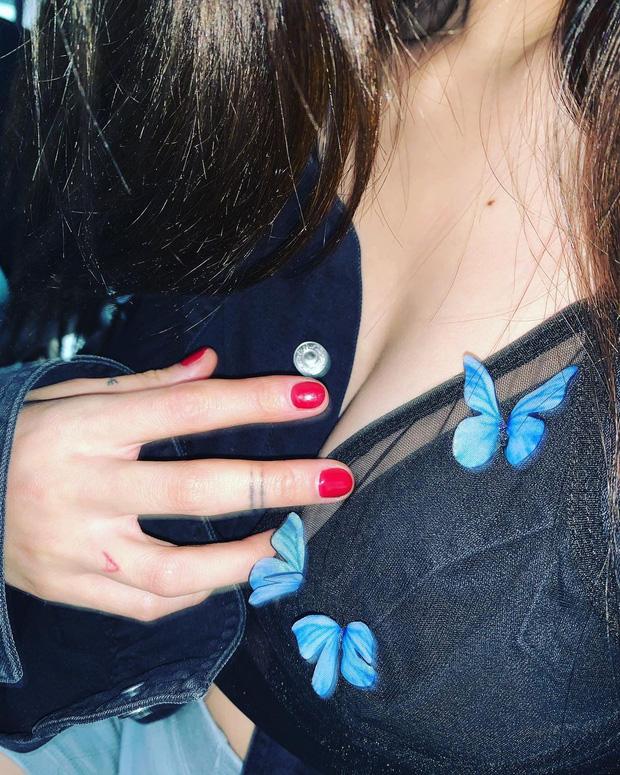 Phản cảm đến đỉnh điểm: Hyuna đăng hậu trường mặc độc nội y, để bạn trai lồ lộ cả bộ phận nhạy cảm-4