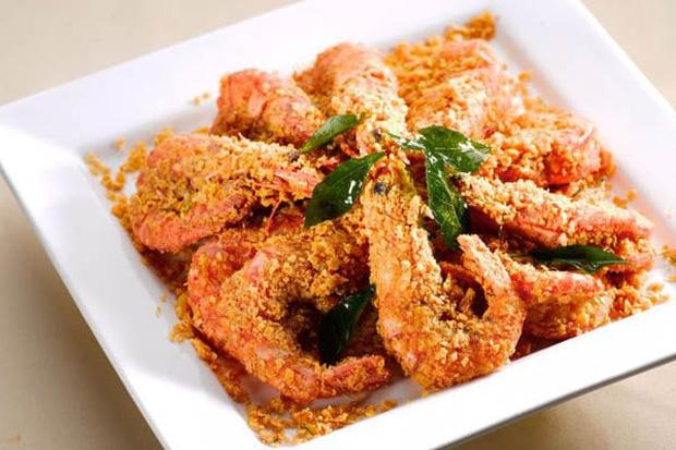 Lộ thực đơn xịn sò trong đám cưới lần 3 của Bùi Tiến Dũng ở khách sạn hạng sang-4