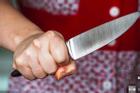 Bị vợ dùng dao cắt phăng 'của quý' vì dám ngoại tình