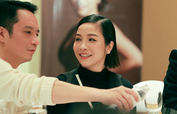 Mỹ Linh kỷ niệm ngày cưới Anh Quân, ngoại hình sau 23 năm gây chú ý-9