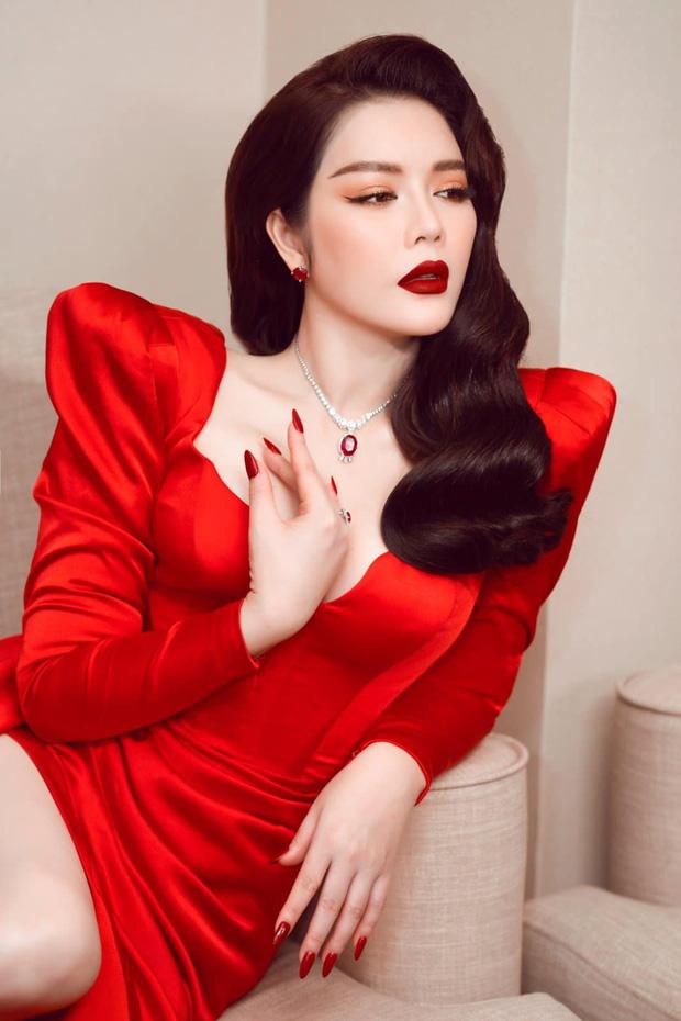 Lệ Quyên - Lý Nhã Kỳ chụp ảnh chung: Bức hình ngào ngạt mùi tiền-9