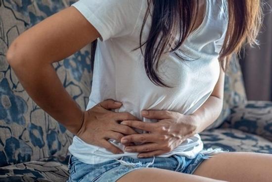 Quan hệ quá mạnh bạo, chàng trai khiến bạn gái thủng cùng đồ