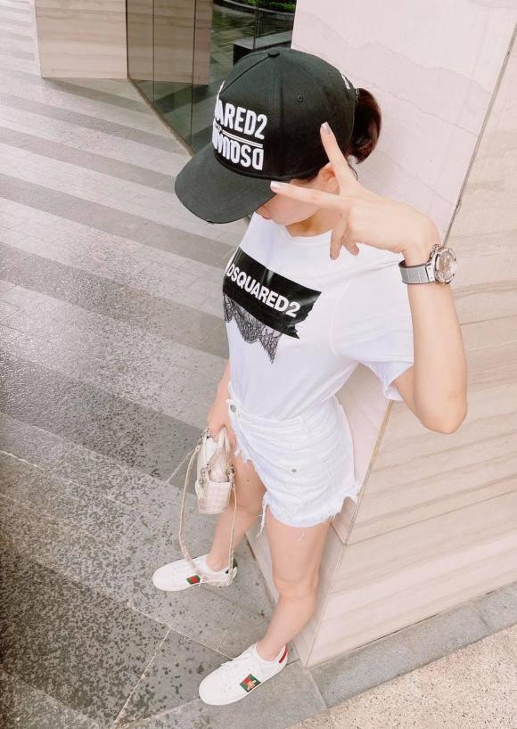 Lệ Quyên cùng tình trẻ kém 12 tuổi diện đồ đôi tình tứ-3