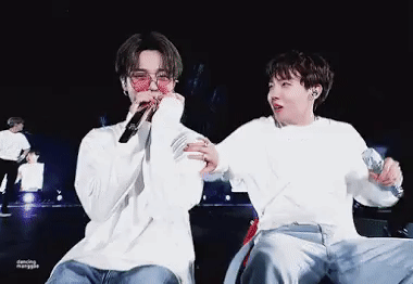 Giàu nứt đố đổ vách nhưng Jimin và J-Hope BTS vẫn cùng nhau làm điều này-7