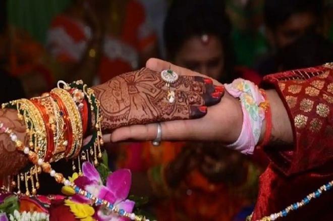Cô dâu Ấn Độ cưới khách ngay tại hôn lễ vì chú rể bỏ trốn-2