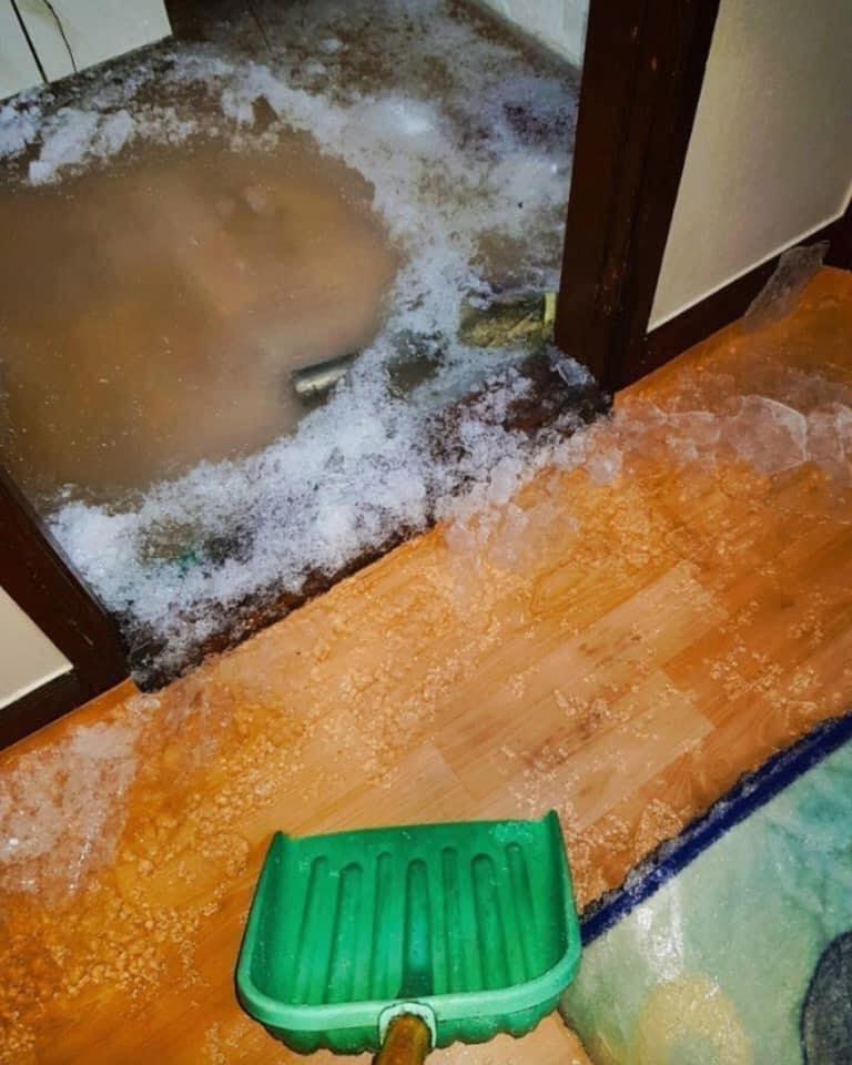 Nghe lời chủ nhà để nước nhỏ giọt tránh đóng băng, cô gái nhận kết thảm thương-1