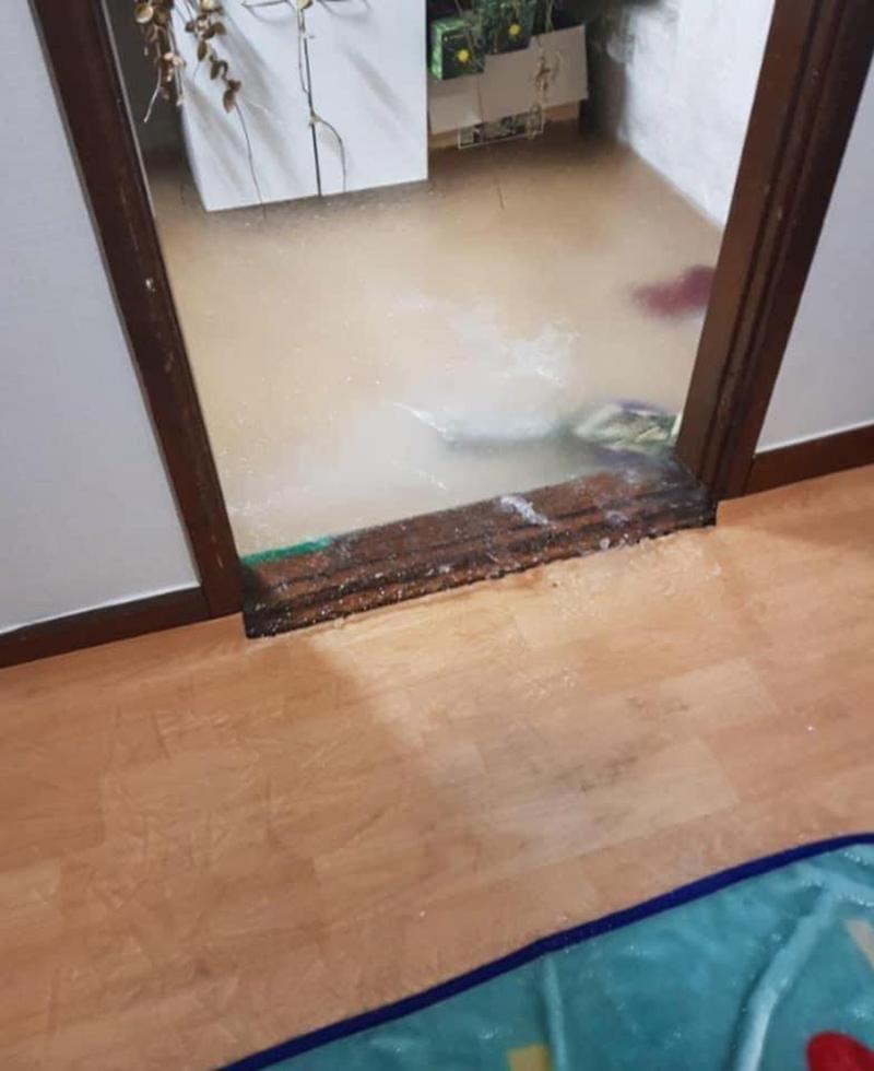 Nghe lời chủ nhà để nước nhỏ giọt tránh đóng băng, cô gái nhận kết thảm thương-4