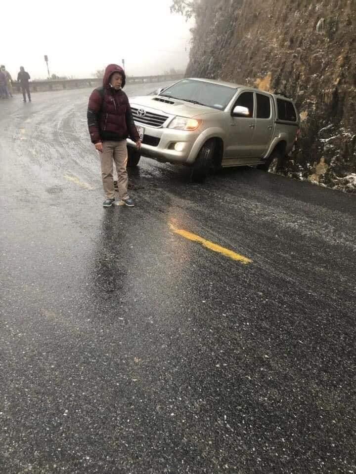 CẢNH BÁO: Băng tuyết trơn trượt, các tài xế đi săn tuyết phải hết sức thận trọng-3