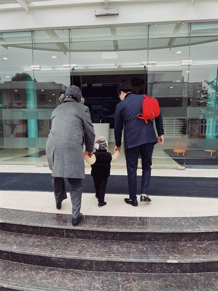 Á hậu Tú Anh lần đầu hé lộ bố chồng quyền lực-3