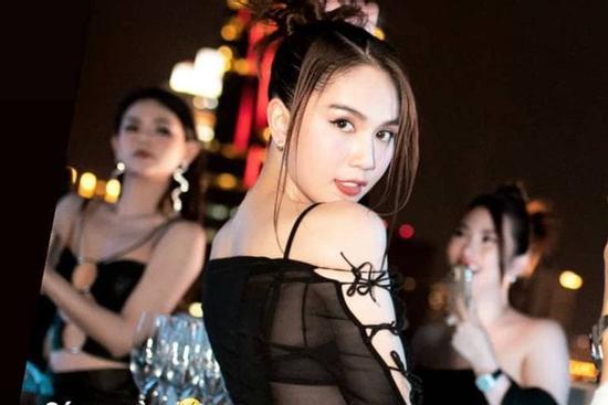 Ngọc Trinh gây xôn xao khi hé lộ sở thích 'giường chiếu'