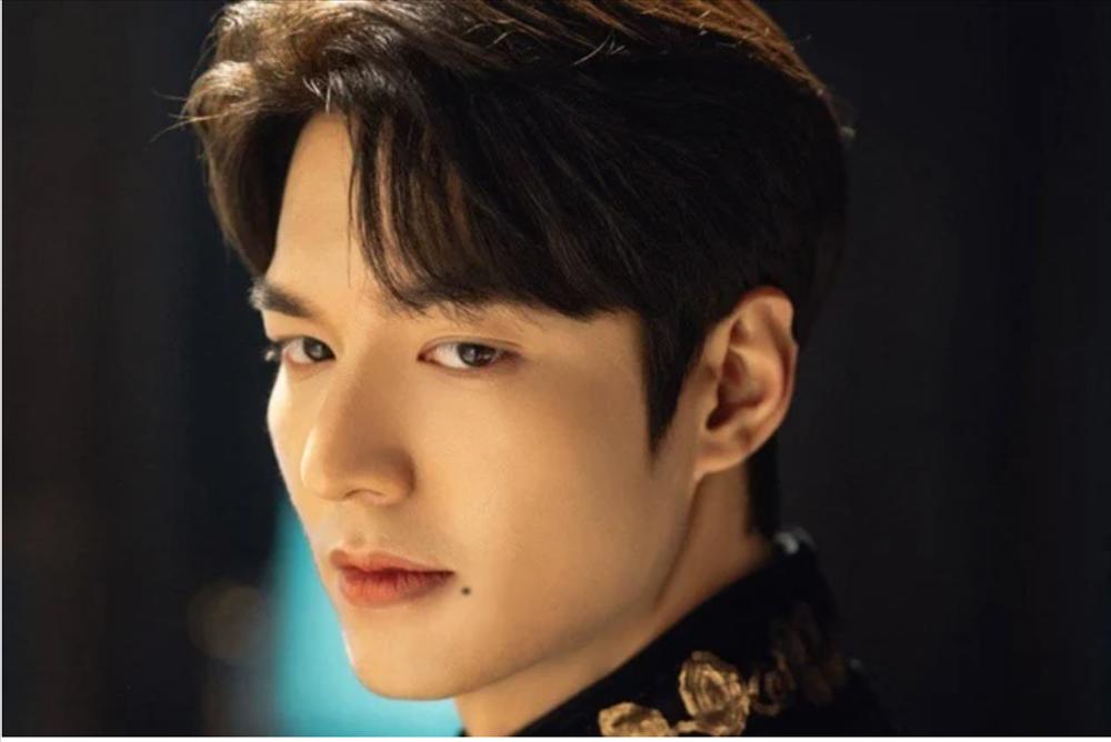 Phụ nữ lấy đàn ông có 3 nốt ruồi chôn vàng trên cơ thể cả đời giàu sang, viên mãn-1