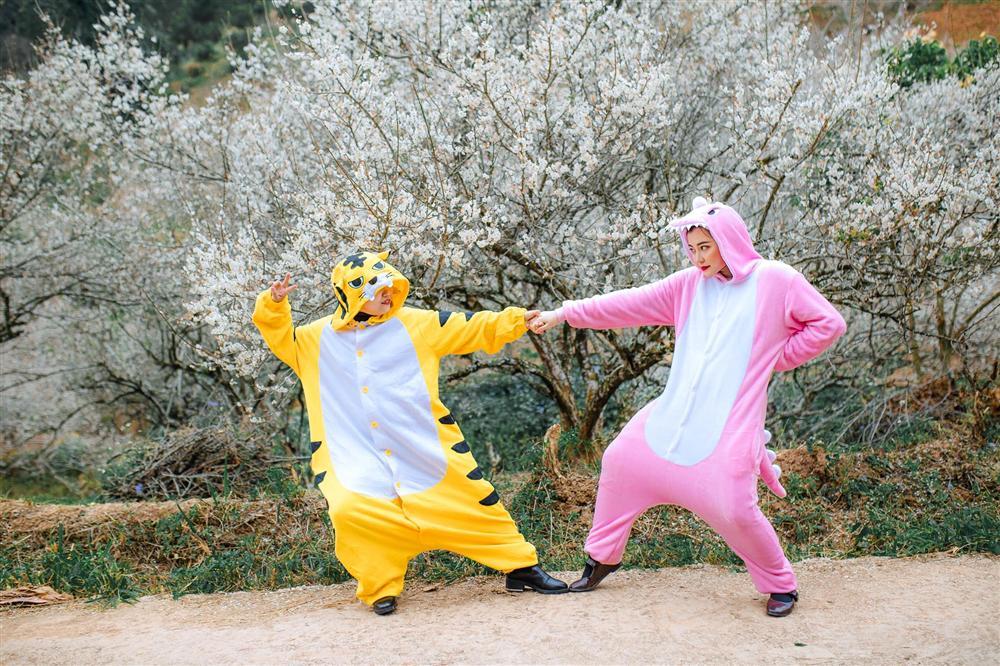 Cặp bạn thân ‘cọp vàng - khủng long’ vượt ngàn km lên Mộc Châu ‘săn’ mùa hoa mơ đẹp như bài thơ-7