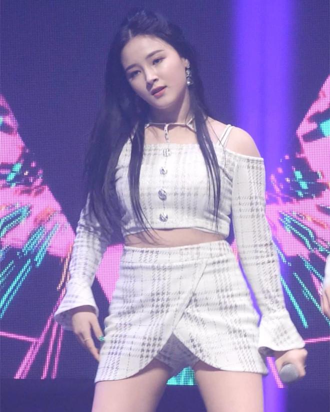 Những thị phi bủa vây thiên thần lai Nancy trước khi lộ ảnh thay đồ-7