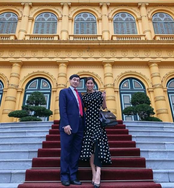 Linh Rin khoe tậu nhà mới, Tiên Nguyễn bị soi trang phục mỏng manh khi cùng bố tỷ phú xuất hiện ở Hà Nội-3