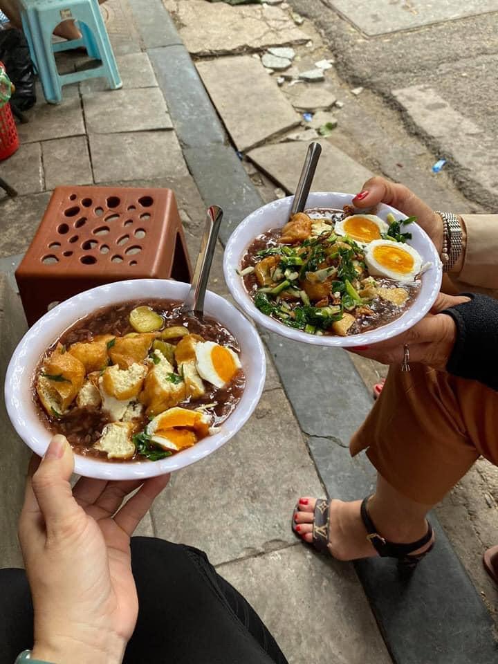 Chưa đầy 100m mà ăn cả thế giới ở ngõ Đào Duy Từ, Hà Nội-8