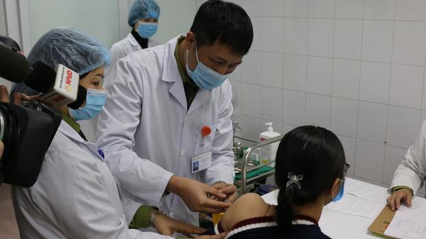 3 cô gái tiêm thử nghiệm vaccine Covid-19 Việt Nam liều cao nhất-2