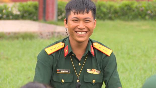 Mũi trưởng Long trong ảnh xài app với khi chụp camera thường có gì khác?-3