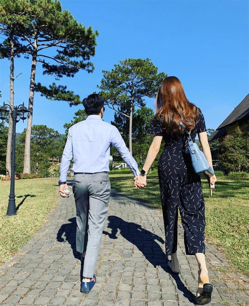 Gu thời trang đồng điệu và sặc mùi tiền của Cường Đô La - Đàm Thu Trang-7