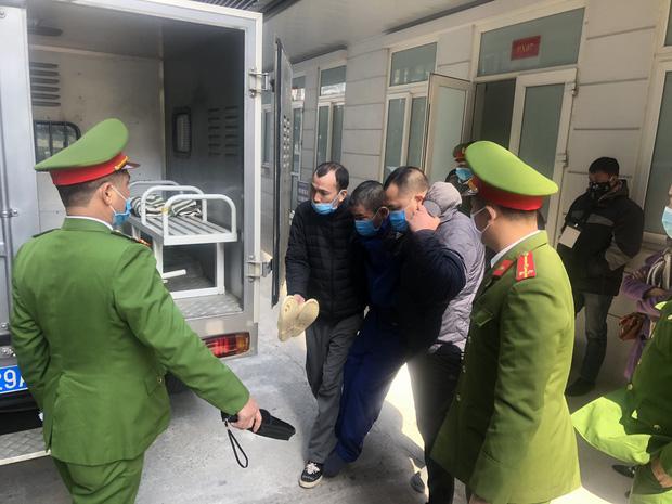 Hà Nội: Ảo giác vợ ngoại tình, chồng cầm dùi đục sát hại vợ rồi tự sát-2