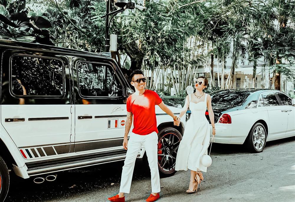 Vợ chồng Minh Nhựa khiến dân tình đỏ mặt với hình phây sặc mùi giường chiếu-2