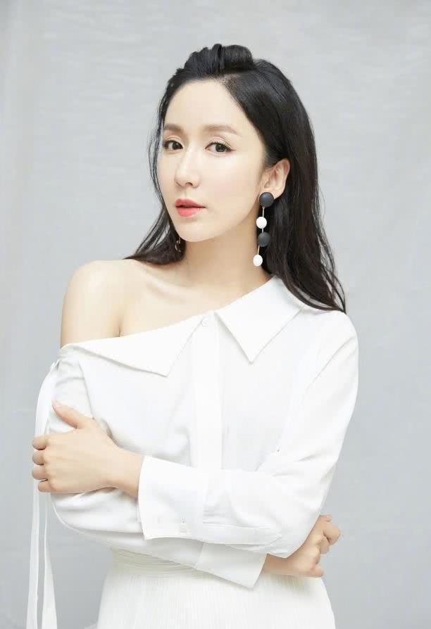 Mỹ nhân Lộc đỉnh ký sớm hết thời ở tuổi 32 vì chết vai-3