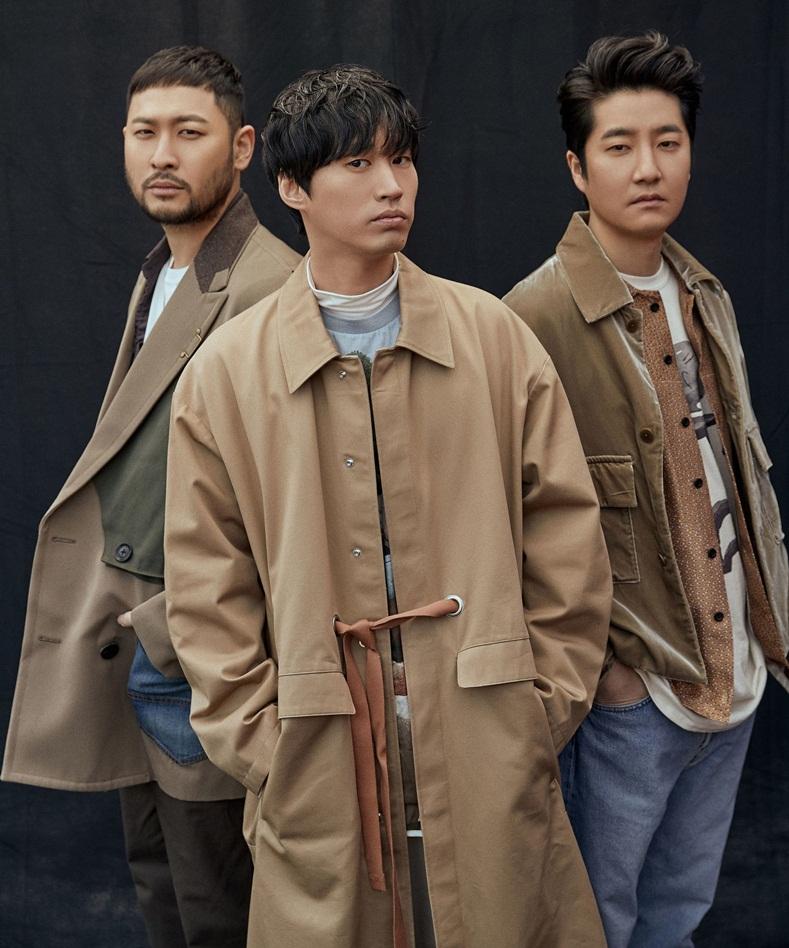 Nhóm nhạc nam nổi tiếng Epik High thông báo ra mắt full album mới “EPIK HIGH IS HERE” phát hành ngày 18/1. Nhóm sẽ hợp tác với nhiều nghệ sĩ trong album lần này như CL, Zico, Heize, G.Soul, Nucksal, Changmo..., và đặc biệt là B.I, cựu nhóm trưởng iKON.