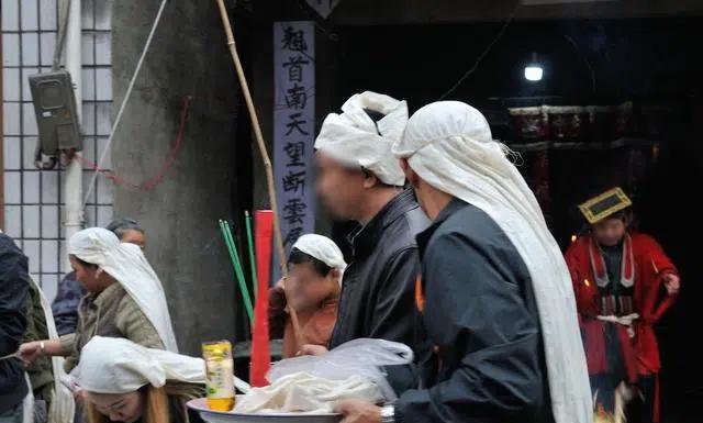 Cụ ông 72 tuổi lên cơn co giật, qua đời sau khi mây mưa với gái mại dâm-2