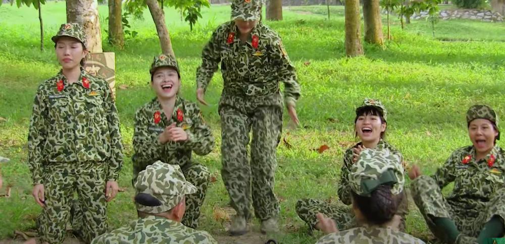 Danh tính chàng soái ca trong Sao nhập ngũ khiến bao chị em mất ăn mất ngủ-4