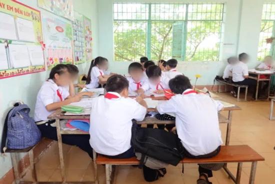 Vụ nữ sinh lớp 7 tự sinh con: 3 ngày trước vẫn đi thi, mang thai từ năm lớp 6 với người quen qua mạng?