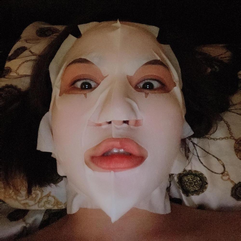 Giật mình hot girl Trâm Anh làm đẹp: Đắp mặt nạ, nằm trợn mắt khoe môi dày như tiêm filter-1