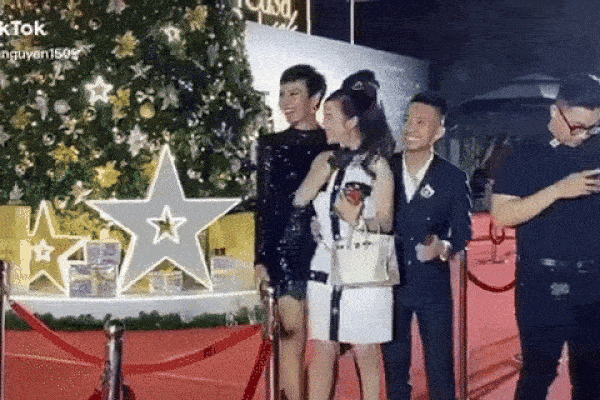 Con gái Minh Nhựa lần đầu hé lộ tư gia, nhìn phòng chứa đồ hiệu ai cũng choáng-12